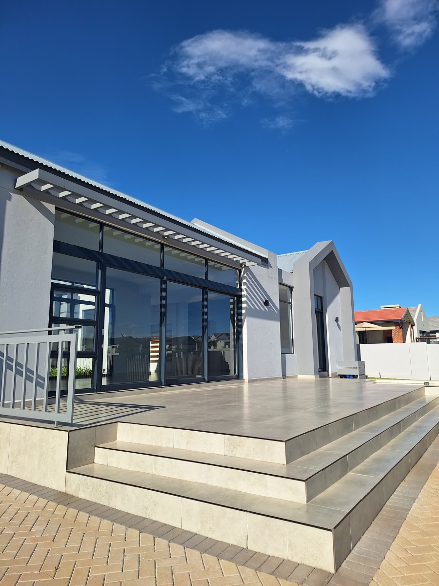 4 Bedroom Property for Sale in Woodland Hills Bergendal Free State